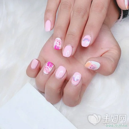 小猪佩奇美甲图片 时尚减龄还很显嫩！