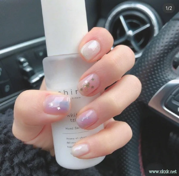 blingbling的浅色系小清新美甲 