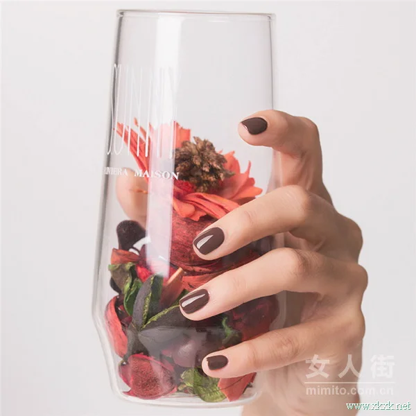 手控少女夏季最爱的八款美甲图片