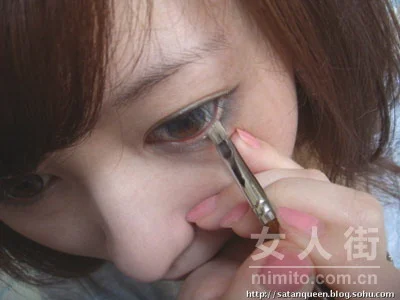 彩妆达人真人兽自然烟熏