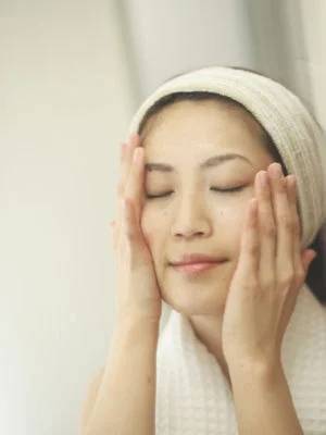 精油按摩瘦脸法 一周按出芭比精致小脸