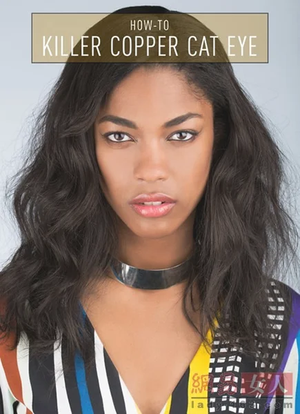 简单4步画出金色猫眼妆 这个初秋性感起来