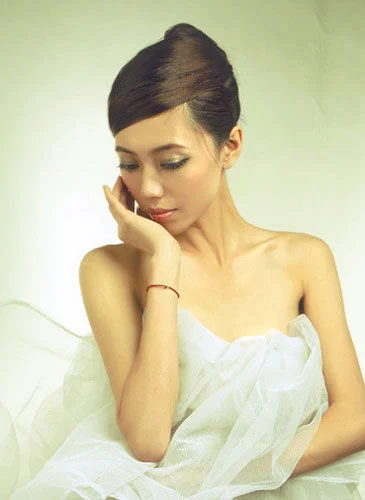 美丽加分 打造迷人小脸妆