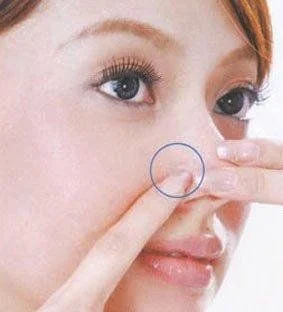 手把手教你涂防晒霜8步法