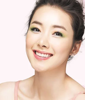 4个化妆小技巧 朝气蓬勃过夏天