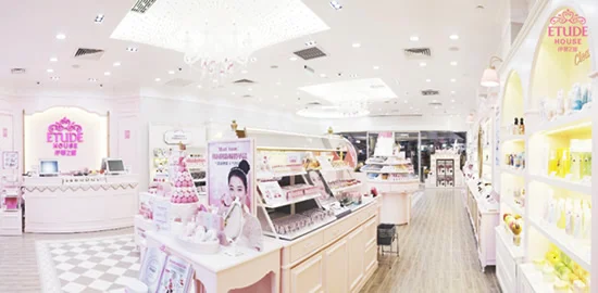 SHINee惊喜现身伊蒂之屋全球1号旗舰店开业