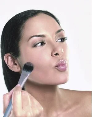 打好底妆六大技巧 像芭比一样可爱