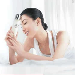 美白天后郑秀文 告诉你保湿的秘籍
