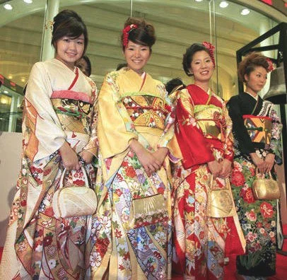 日本MM护肤术 人人争做美妆信徒