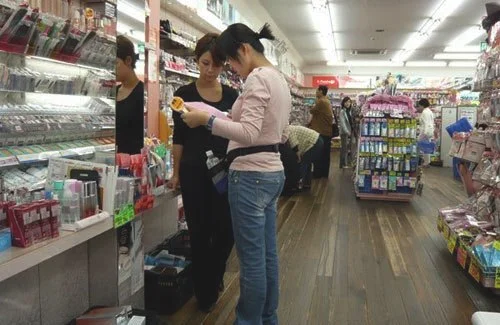 日本MM护肤术 人人争做美妆信徒