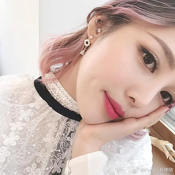 Pony丝绒花瓣唇