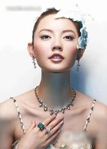 2011最新妆面：纯美新娘的春色芳菲妆