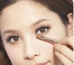 粉红系妆容 什么眼型都十分适合