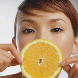 一个橙子让你拥有 水嫩白皙肌肤