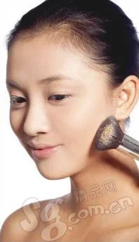 水润新裸妆 完美程度堪比ps效果