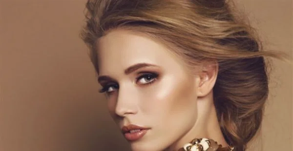 女人脸上雀斑怎么治疗